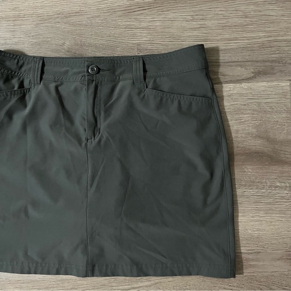 Eddie Bauer Womens Outdoor Skort Stretch in Grey Size 8 Pockets Short Lined - Picture 2 of 9